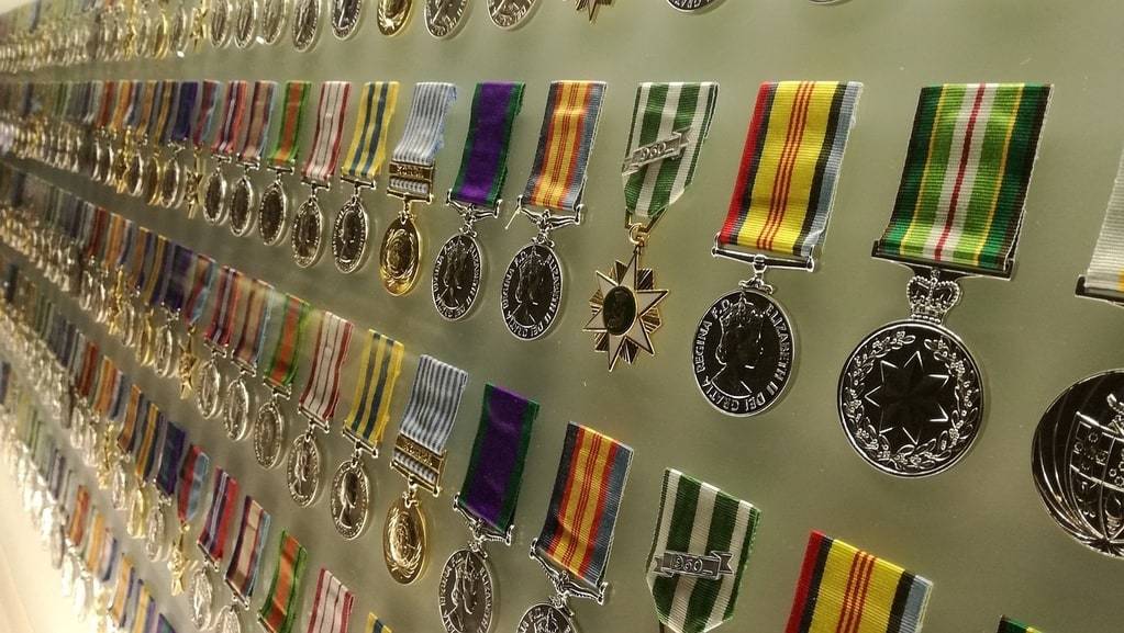 Rosette de la Légion d&rsquo;honneur&nbsp;: qui peut la porter et que symbolise-t-elle&nbsp;&nbsp;?